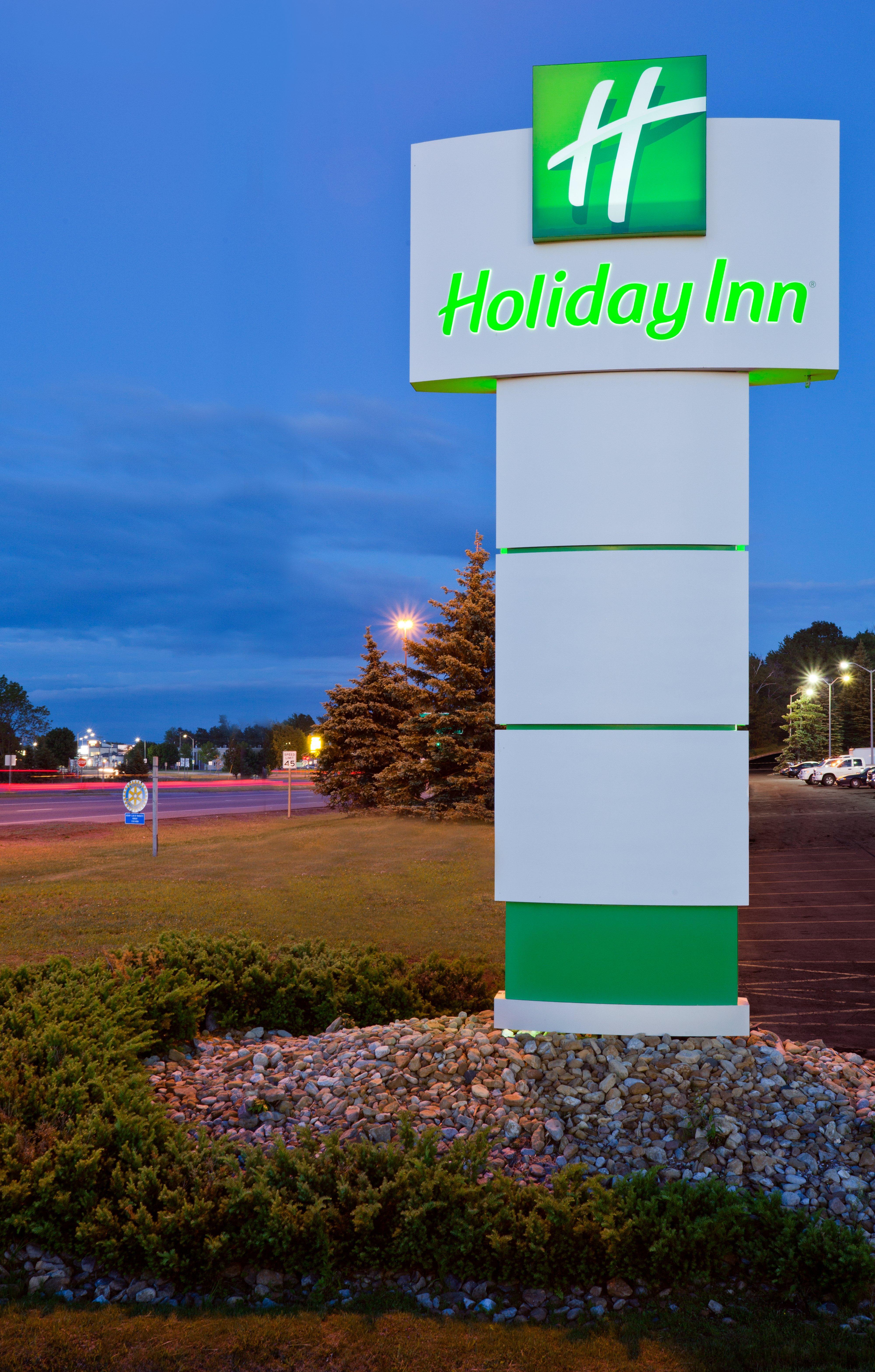 Holiday Inn Marquette By Ihg Exterior photo