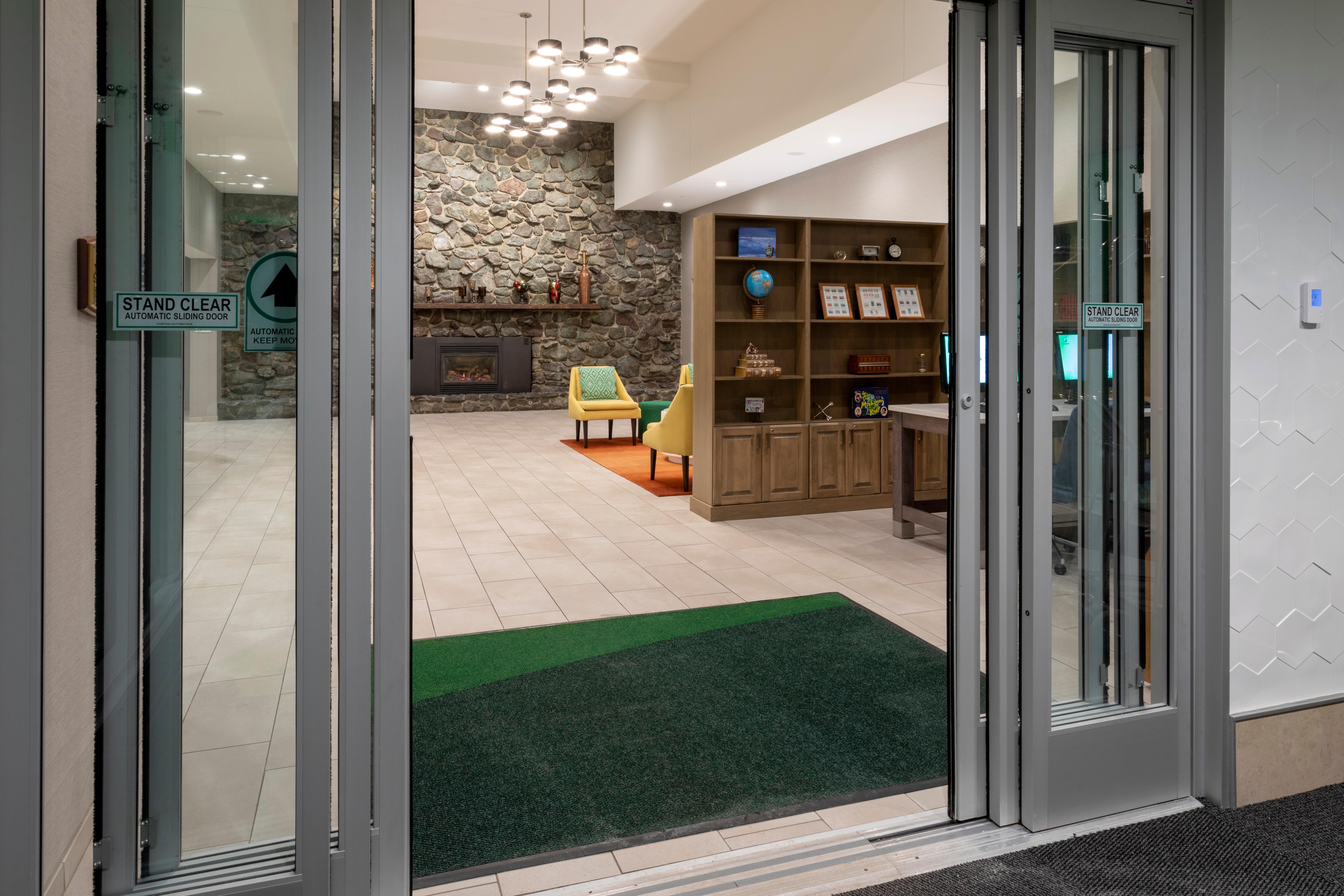 Holiday Inn Marquette By Ihg Exterior photo