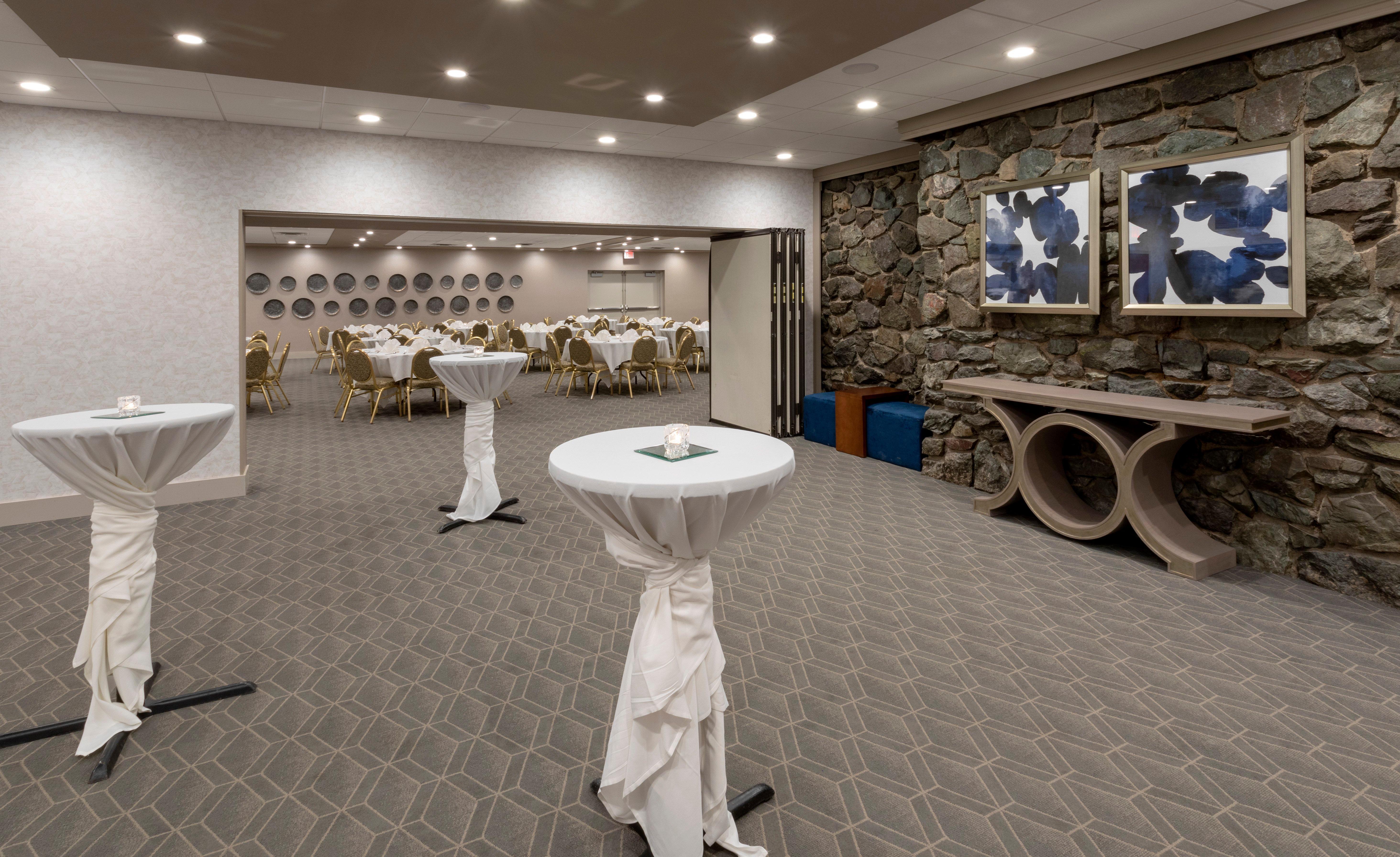 Holiday Inn Marquette By Ihg Exterior photo