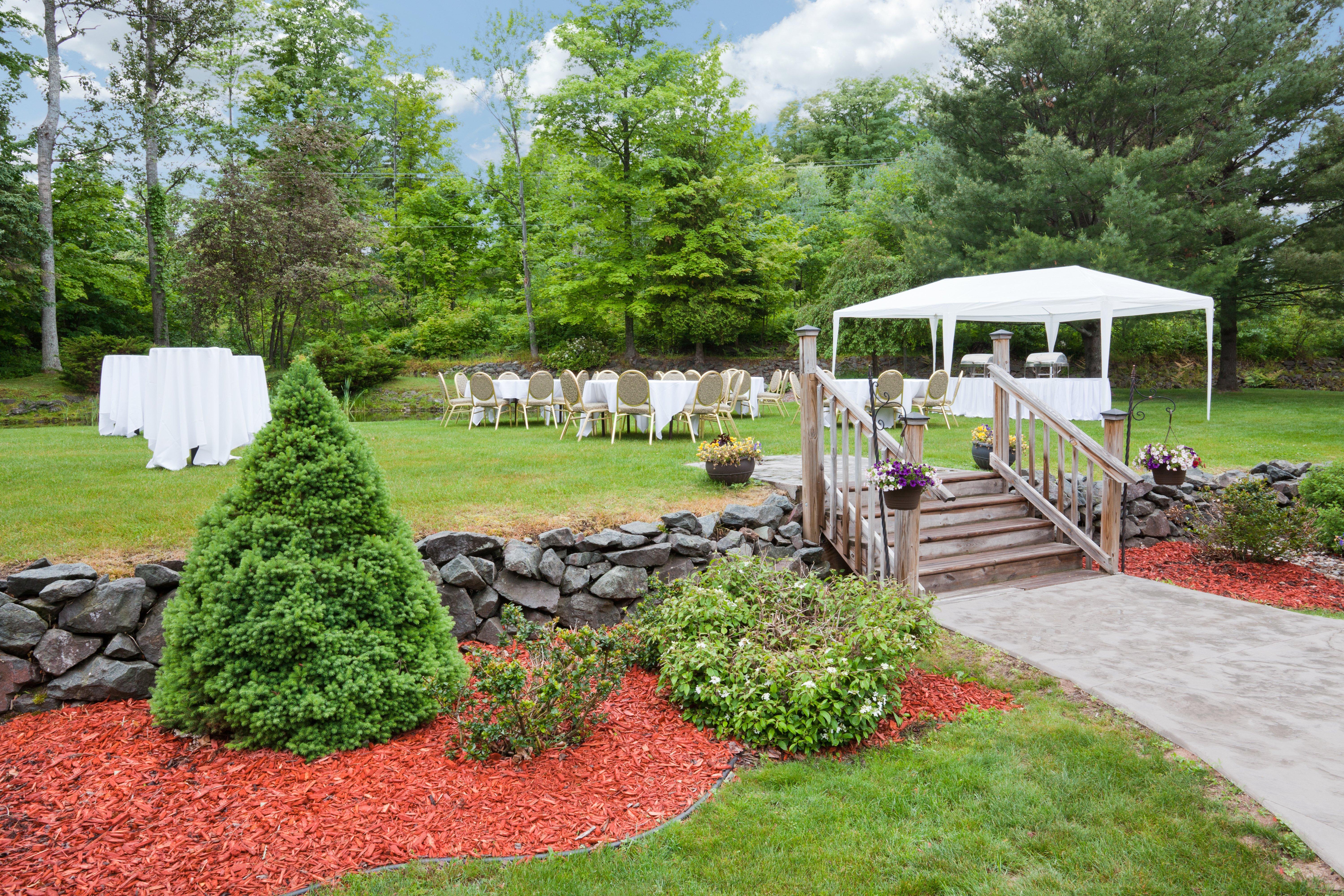 Holiday Inn Marquette By Ihg Exterior photo