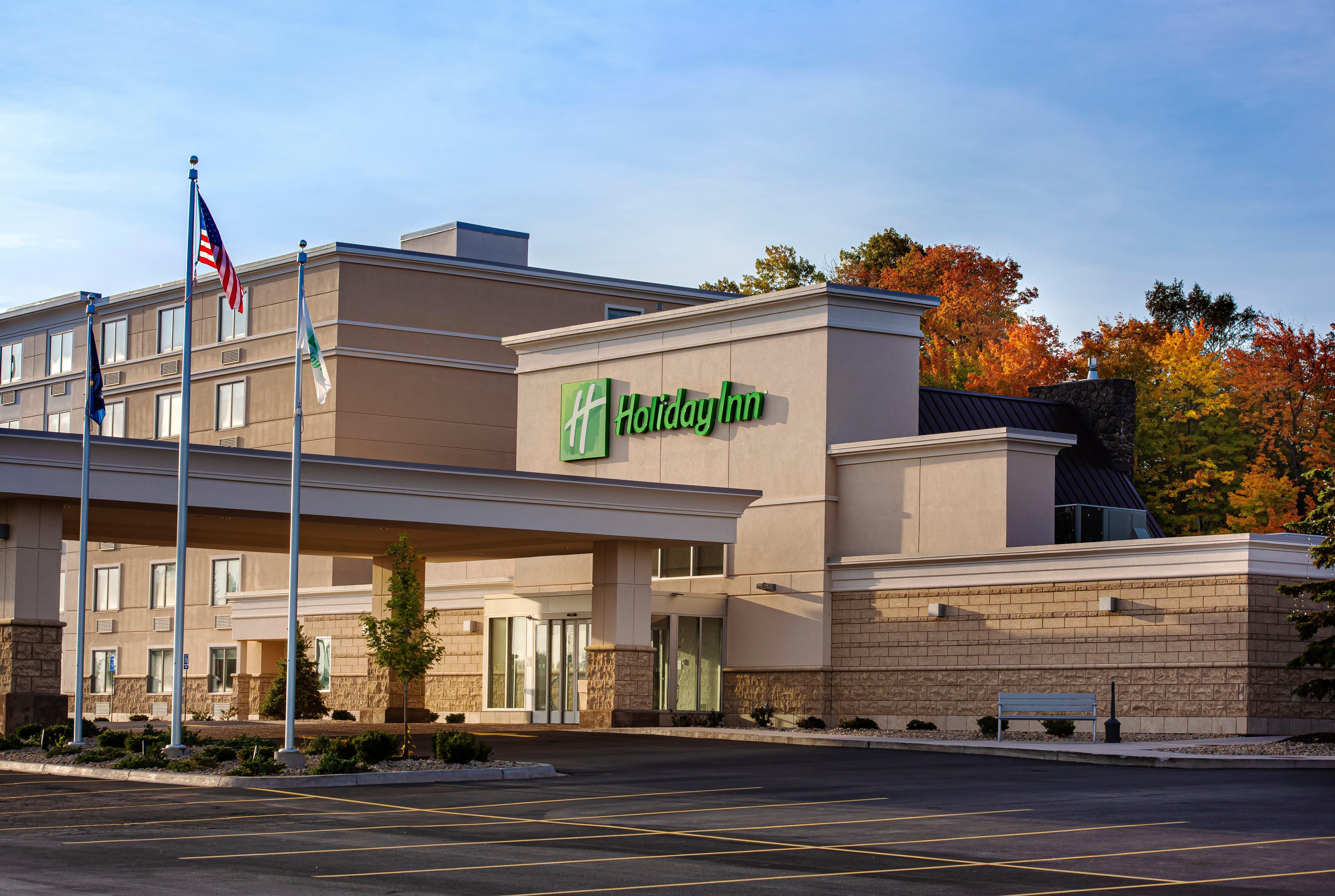 Holiday Inn Marquette By Ihg Exterior photo