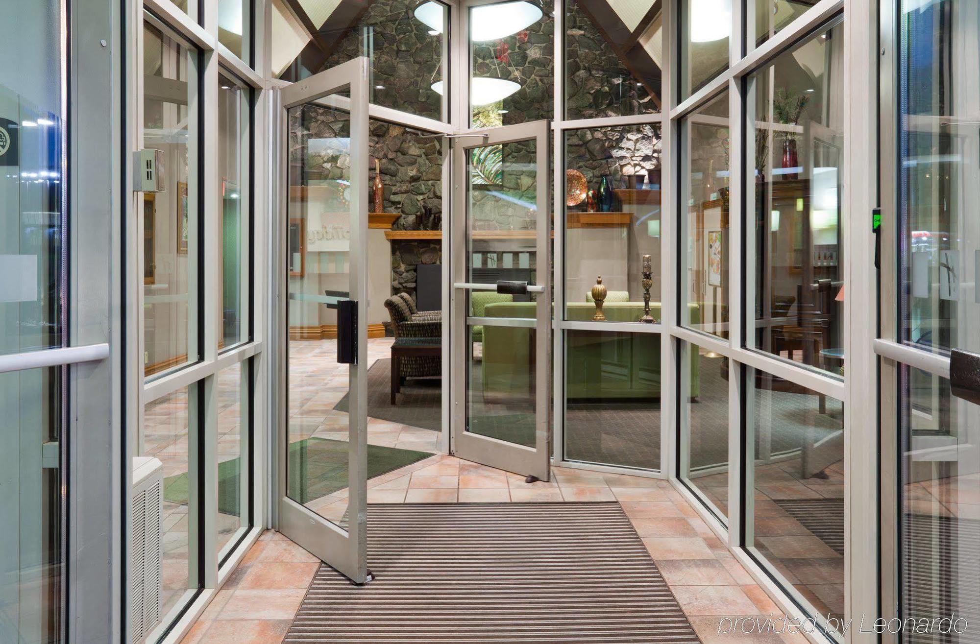 Holiday Inn Marquette By Ihg Exterior photo