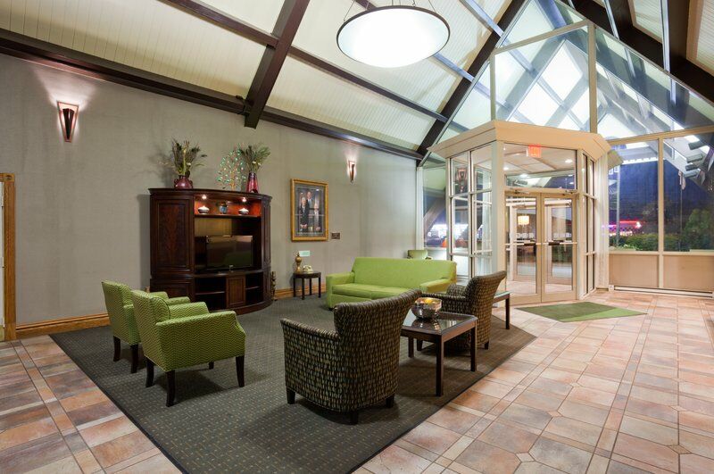 Holiday Inn Marquette By Ihg Exterior photo
